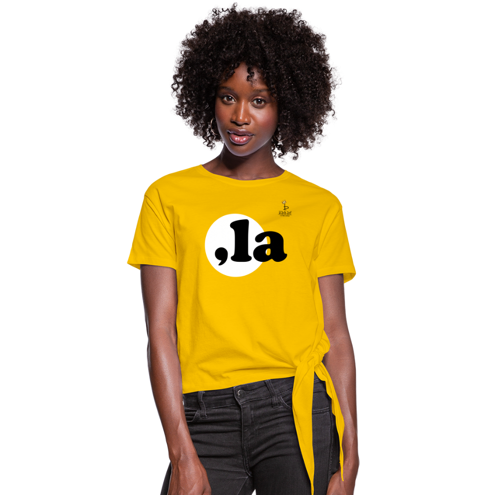 Comma-La (,la) - Women's Knotted T-Shirt - Kamala Haris - sun yellow
